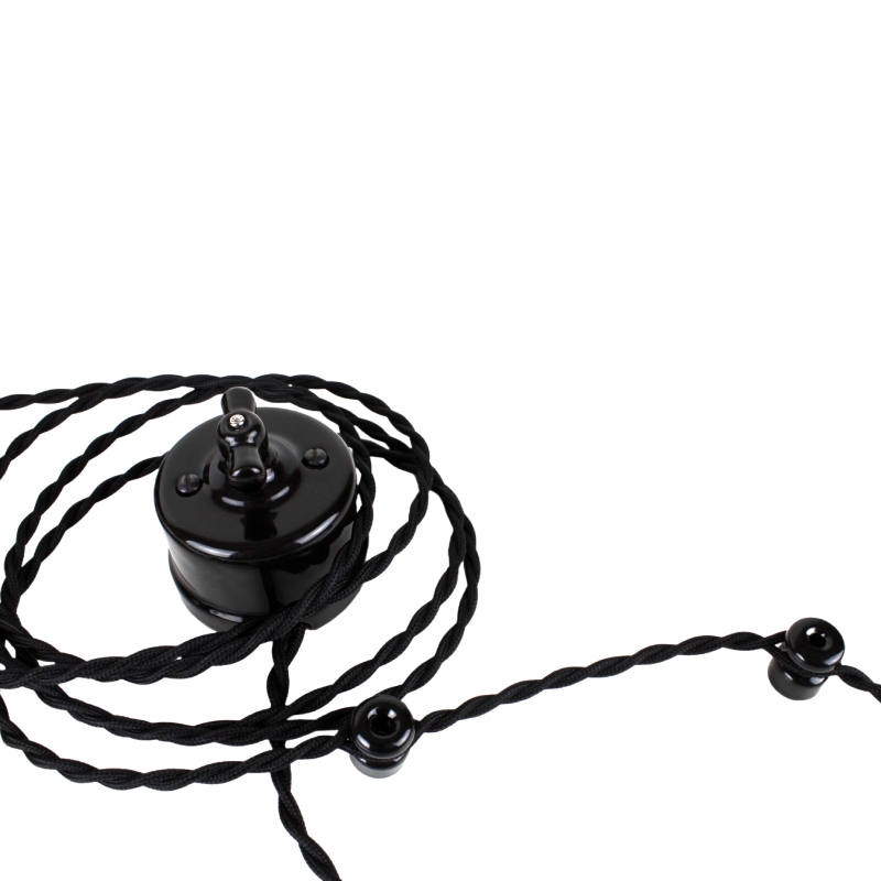 cerny_kabel_instalace.jpg