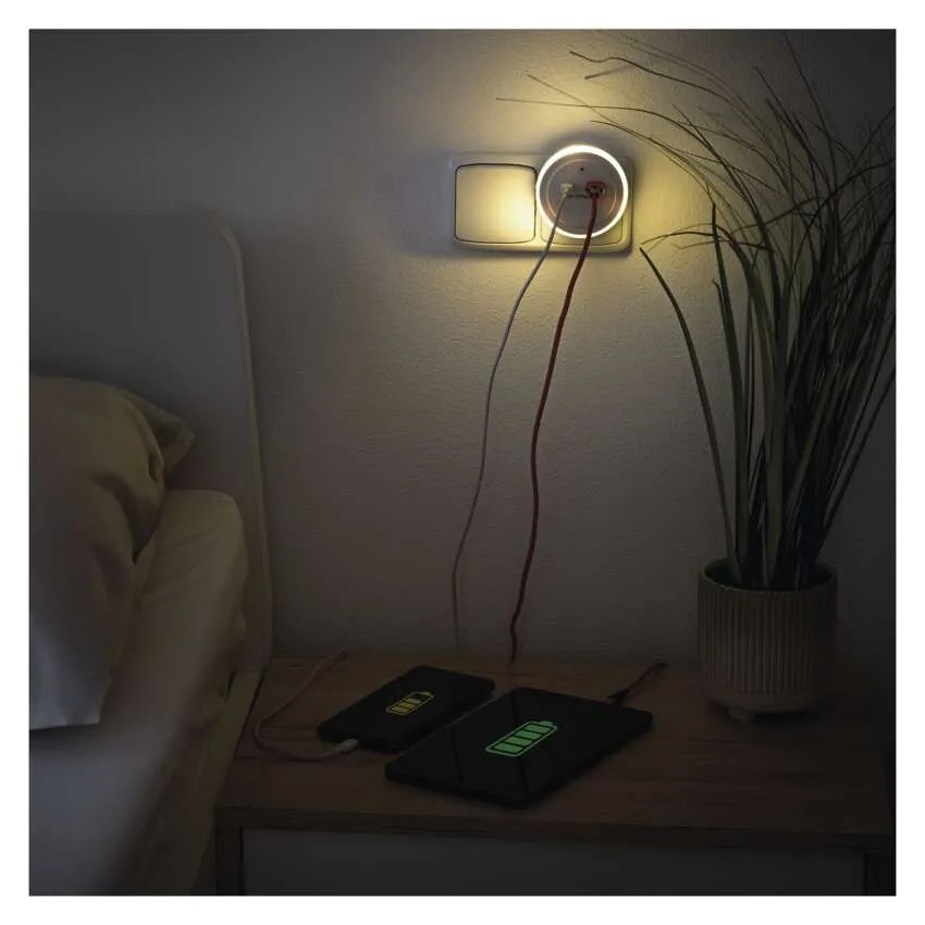 LED noční světlo EMOS P3323 do zásuvky s USB A+C