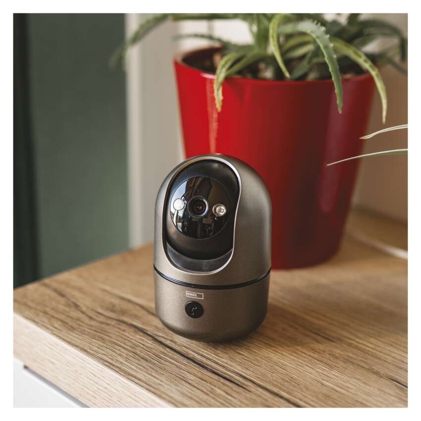 Emos GoSmart Vnitřní otočná kamera IP‑220W s WiFi