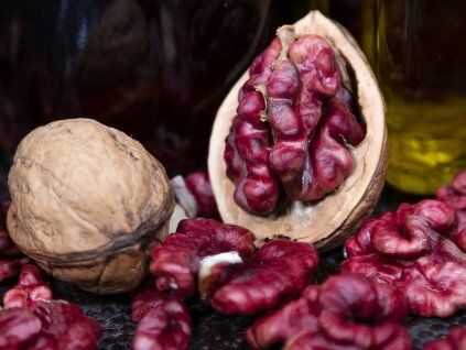 Ořešák královský 'Rote Donaunuss'  Juglans regia 'Rote Donaunuss'